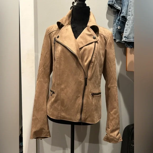 Gorgeous Carmel Suede Jacket - Picture 4 of 7